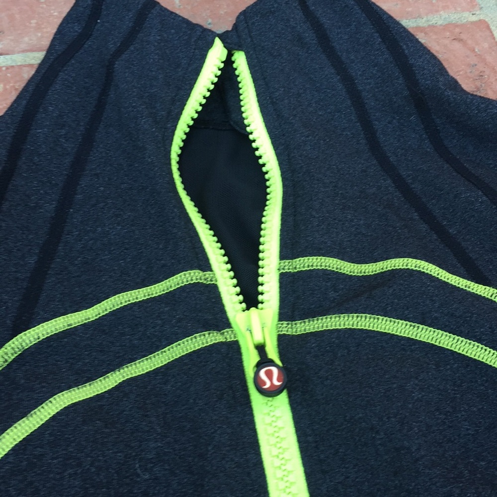 Workout jacket - Picture 2 of 3